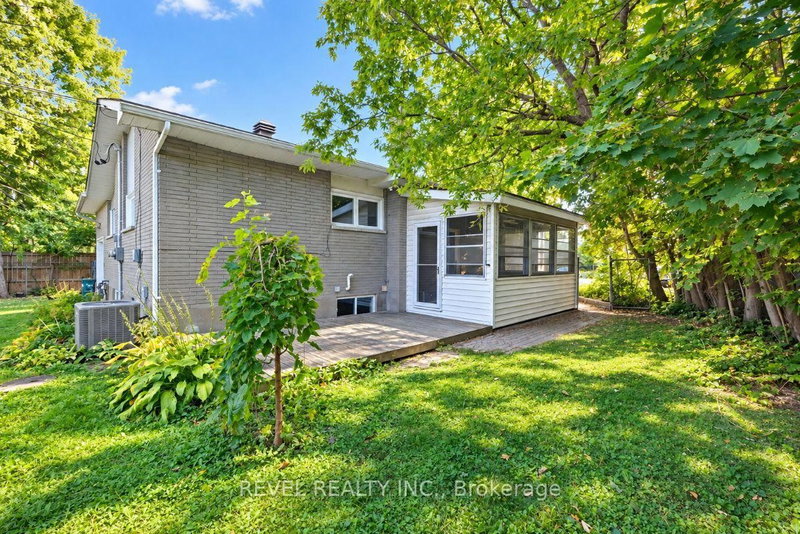 2213 CIRCLE Place