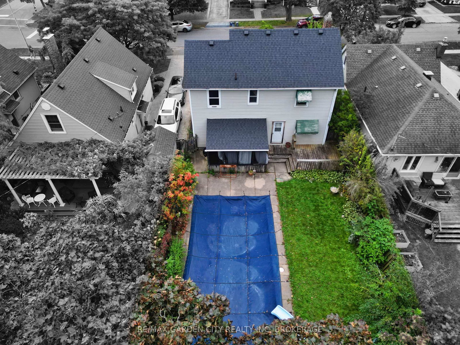 Detached House for sale at 136 Highland Avenue, St. Catharines, Ontario, L2R 4J4 - Old Glenridge - MLS: X13857504