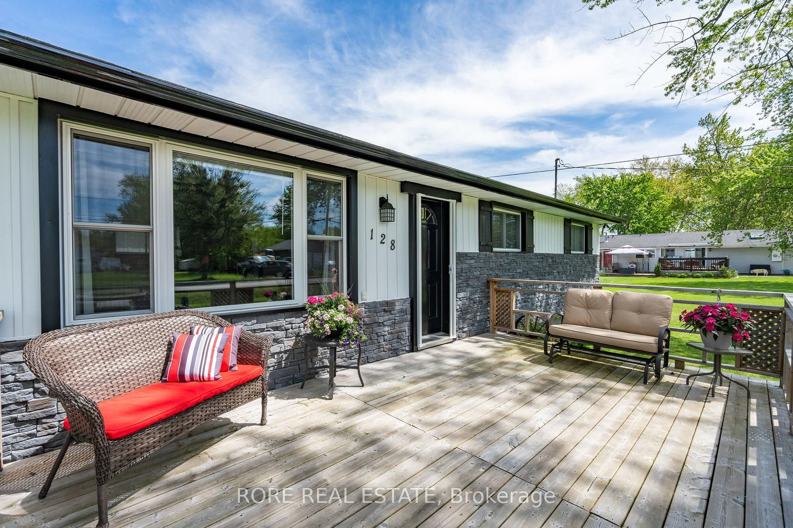Detached House for sale at 128 Cook Avenue, Fort Erie, Ontario, L0S 1N0 - Ridgeway - MLS: X13857522