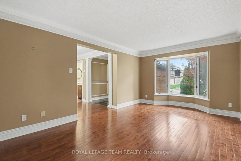 160 Sai Cres photo 5