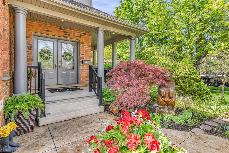 36 Blair Dr photo 4