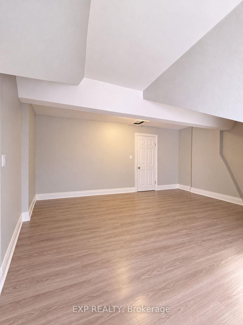 301 - 72 Victoria Avenue S