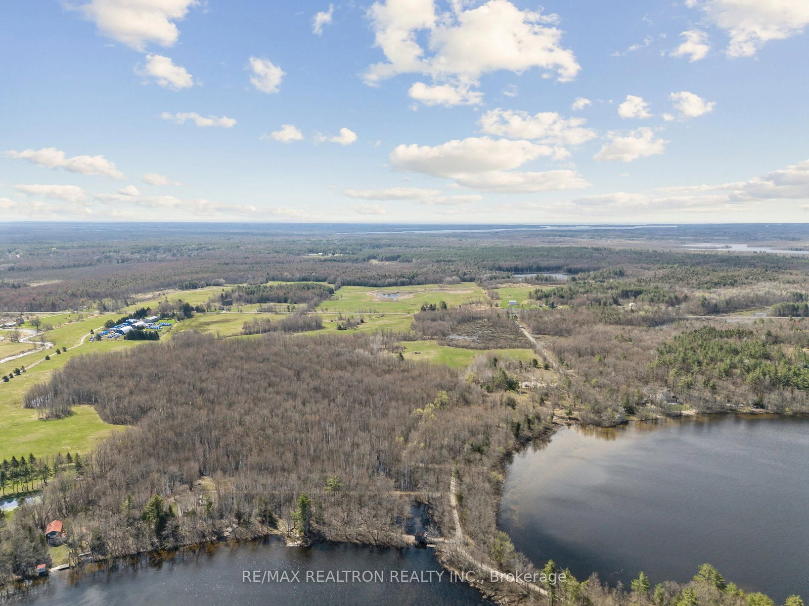 1084A WENONA LODGE Road photo 5