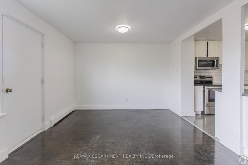 707 - 285 Erb Street W