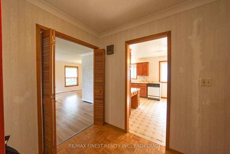 788 Kimberley St photo 2