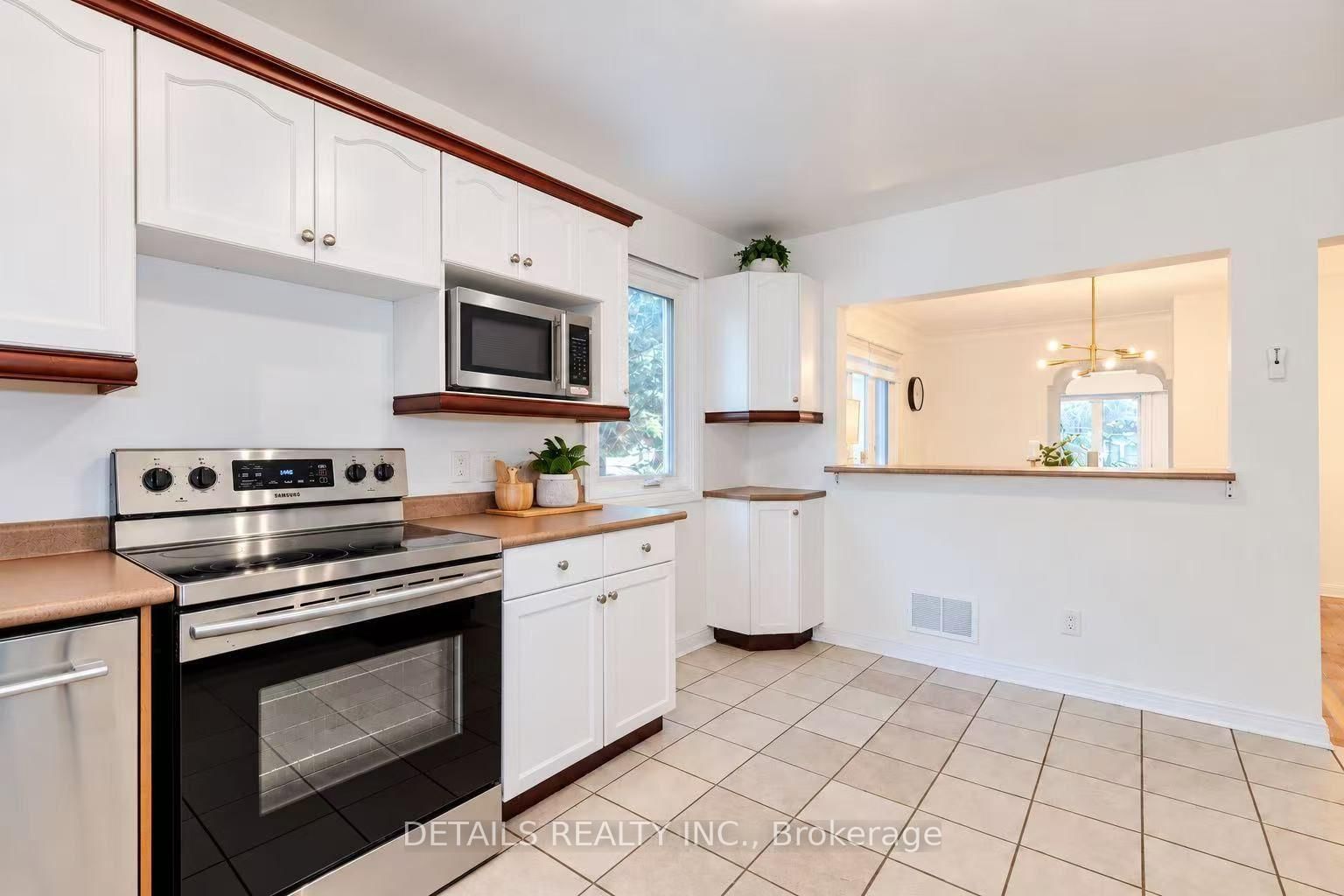 3021 Richmond Road • Ottawa, ON photo 12