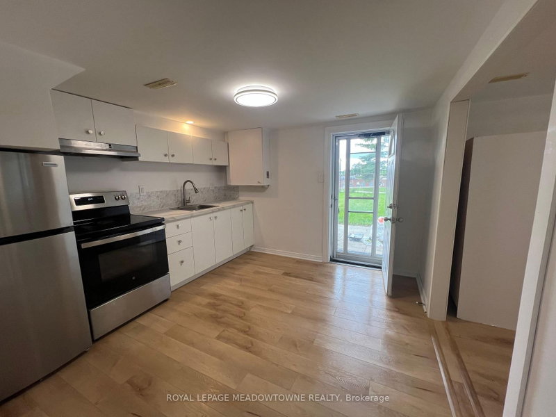 44 Lauris Ave E photo 4