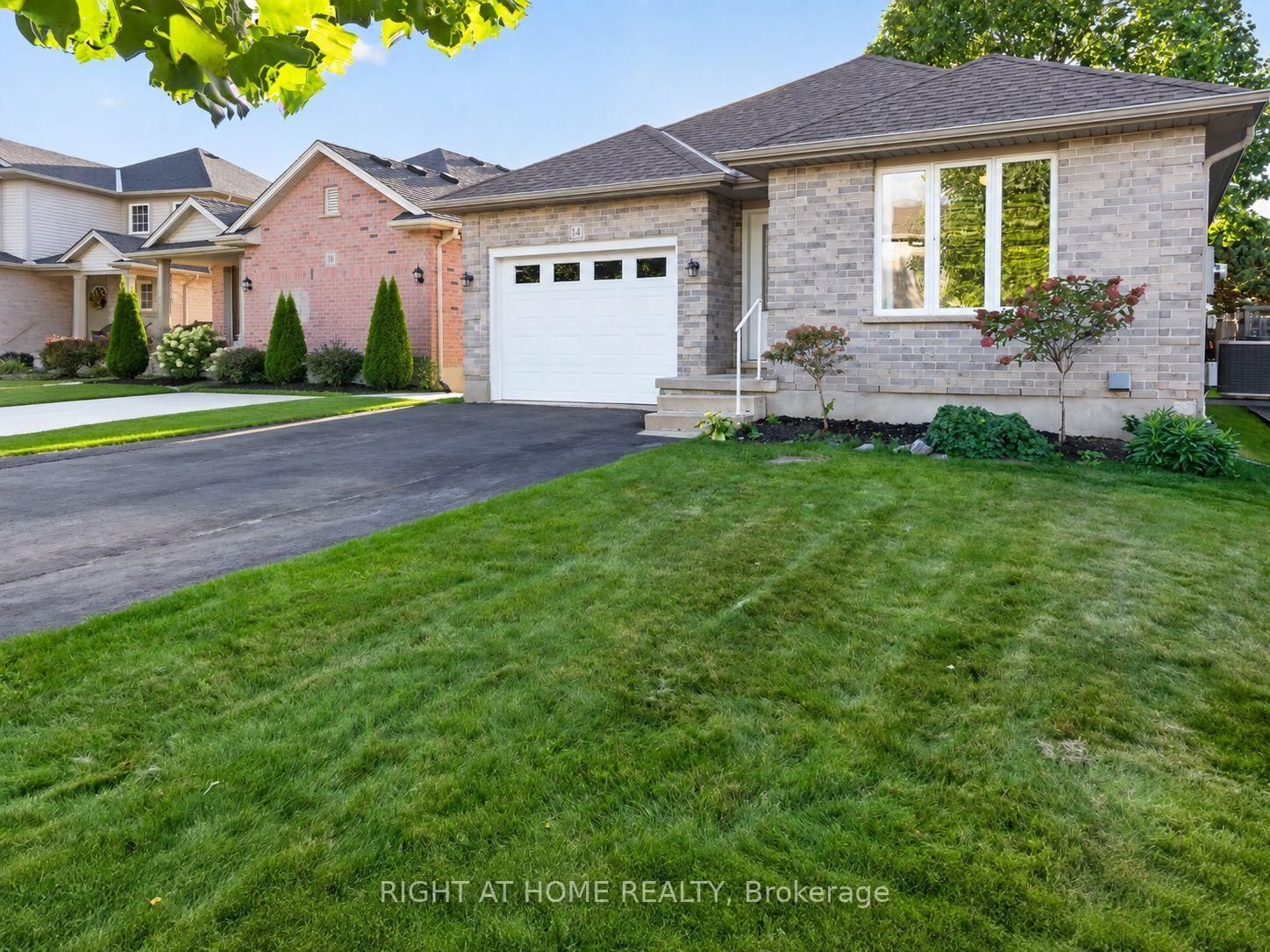 14 Oriole Lane • St. Thomas, ON photo 1