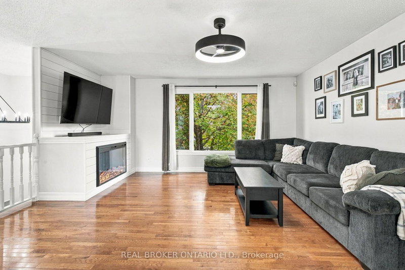 202 Santiago St photo 4