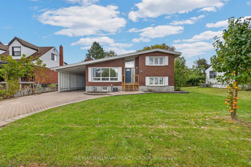 114 Meadowlands Drive W