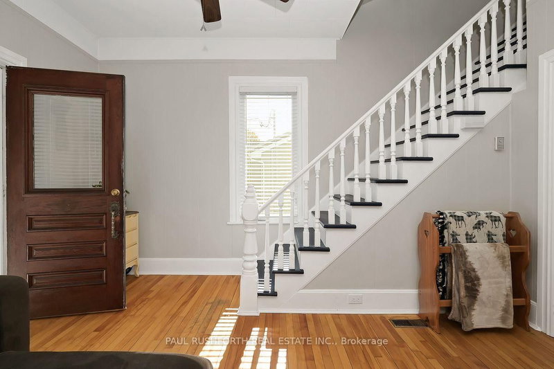70 Albert St photo 4