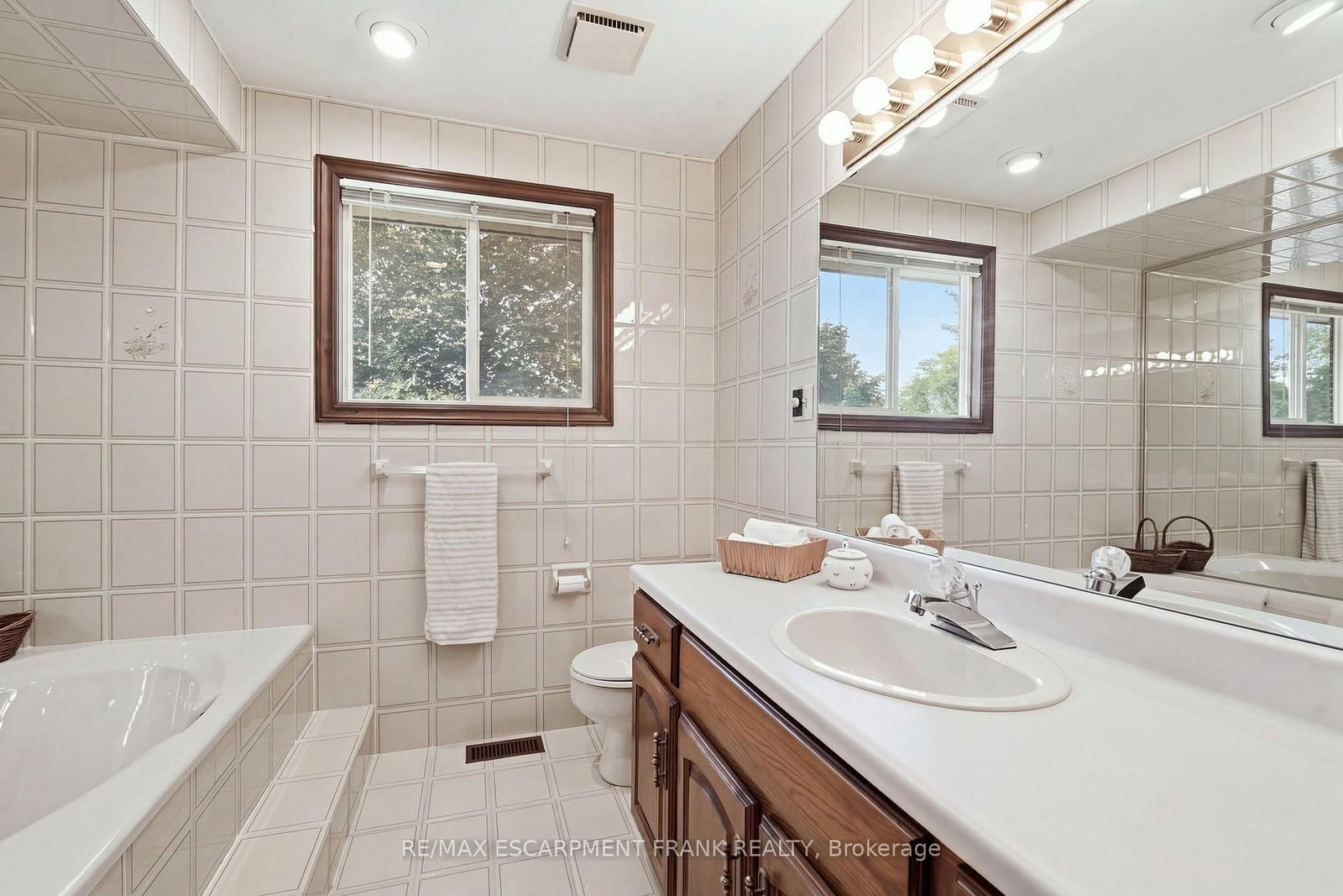 4 Nellida Crescent • Hamilton, ON photo 31