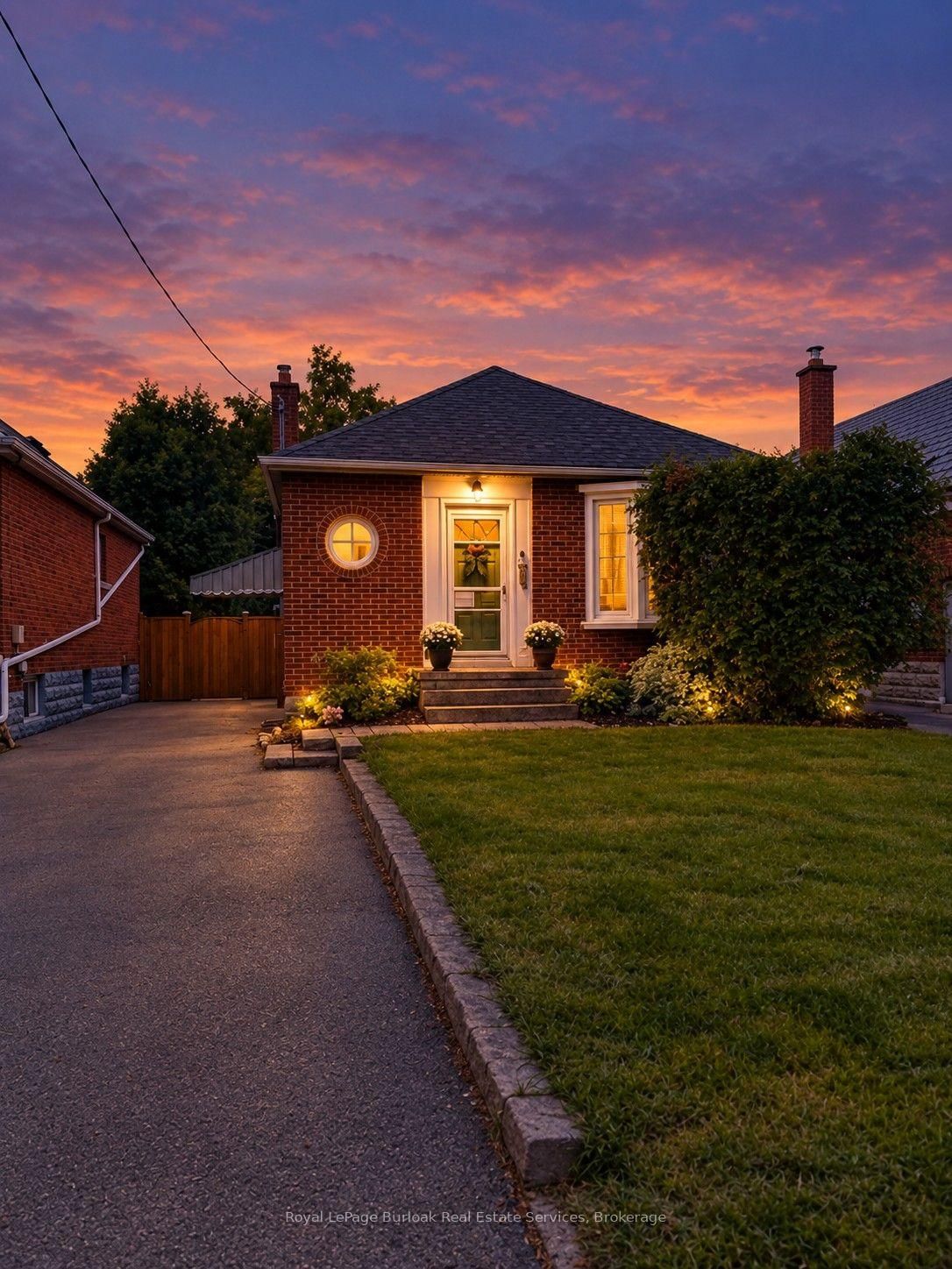 Detached House for sale at 107 Norwood Road, Hamilton, Ontario, L8S 3R3 - Westdale - MLS: X13867994