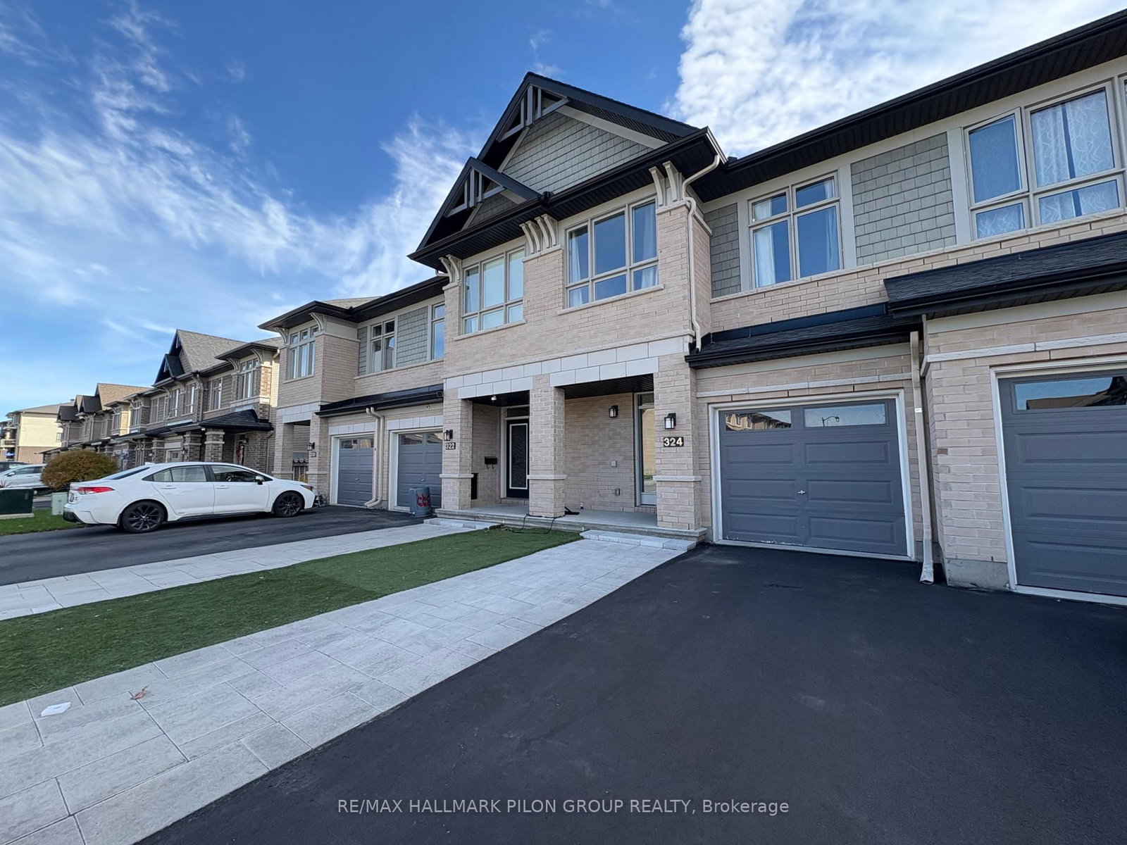 324 Rainrock, Orleans, Ontario K1W 0J7