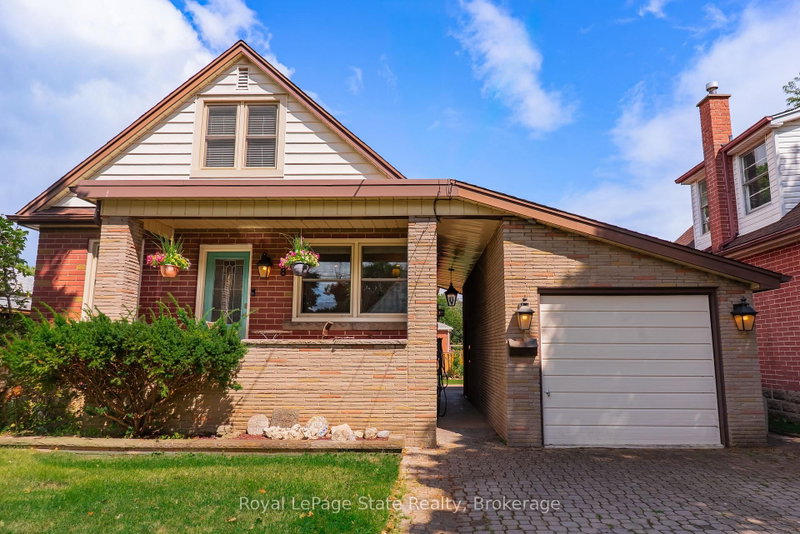8 Cameron Avenue