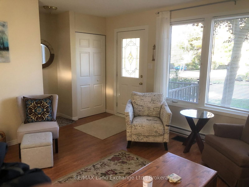 1079 Huron Terr photo 3