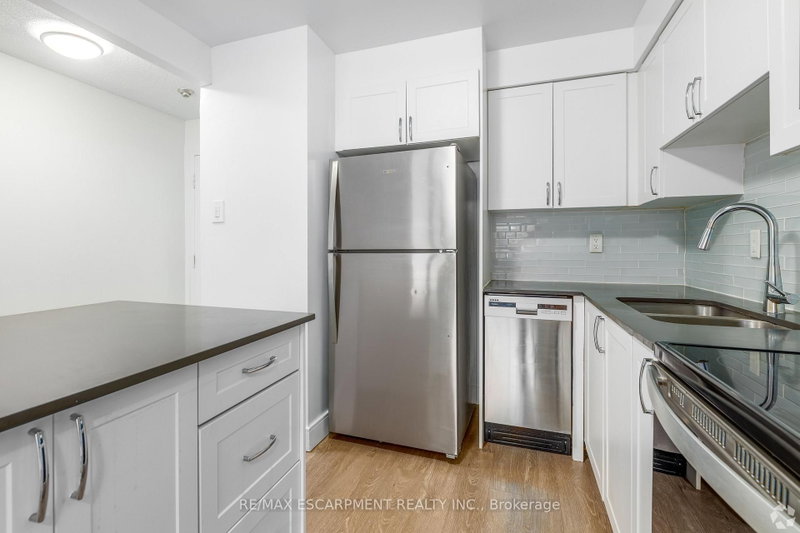 510 - 547 Belmont Avenue W