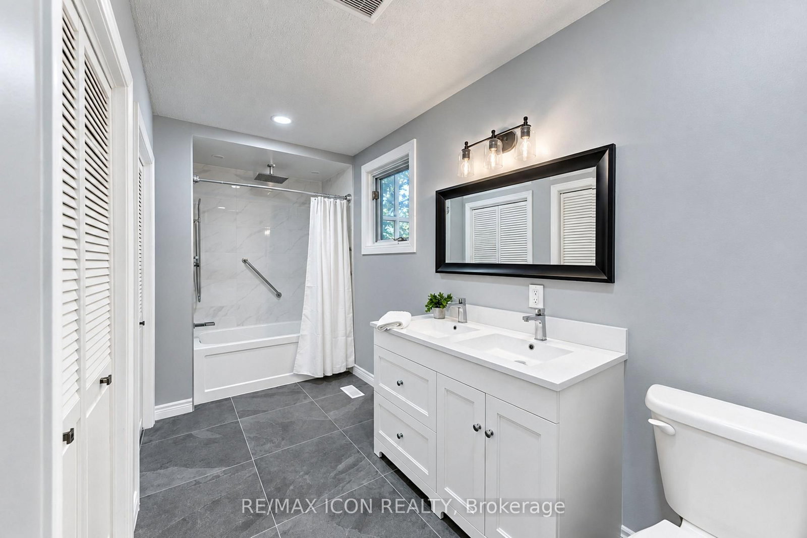 64 Lowrey Avenue S • Cambridge, ON photo 20
