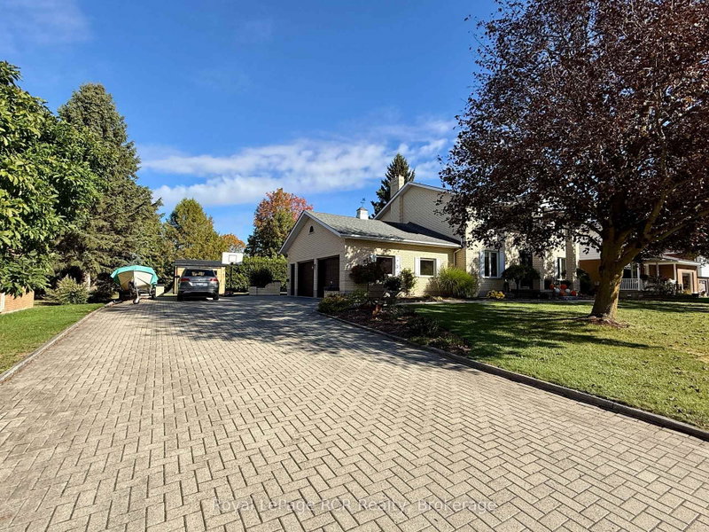 686 16th St photo 2