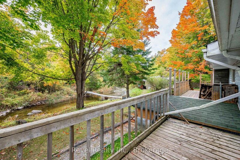 14 Richmond St E photo 5