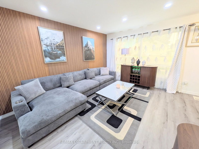 1 - 22 RIVERDALE Drive