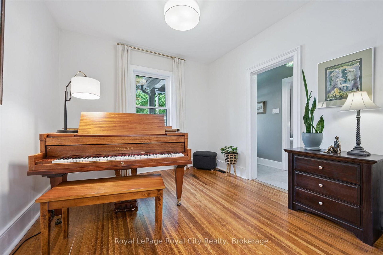 Detached House for sale at 164 King Street, Guelph, Ontario, N1E 4R1 - General Hospital - MLS: X13873474