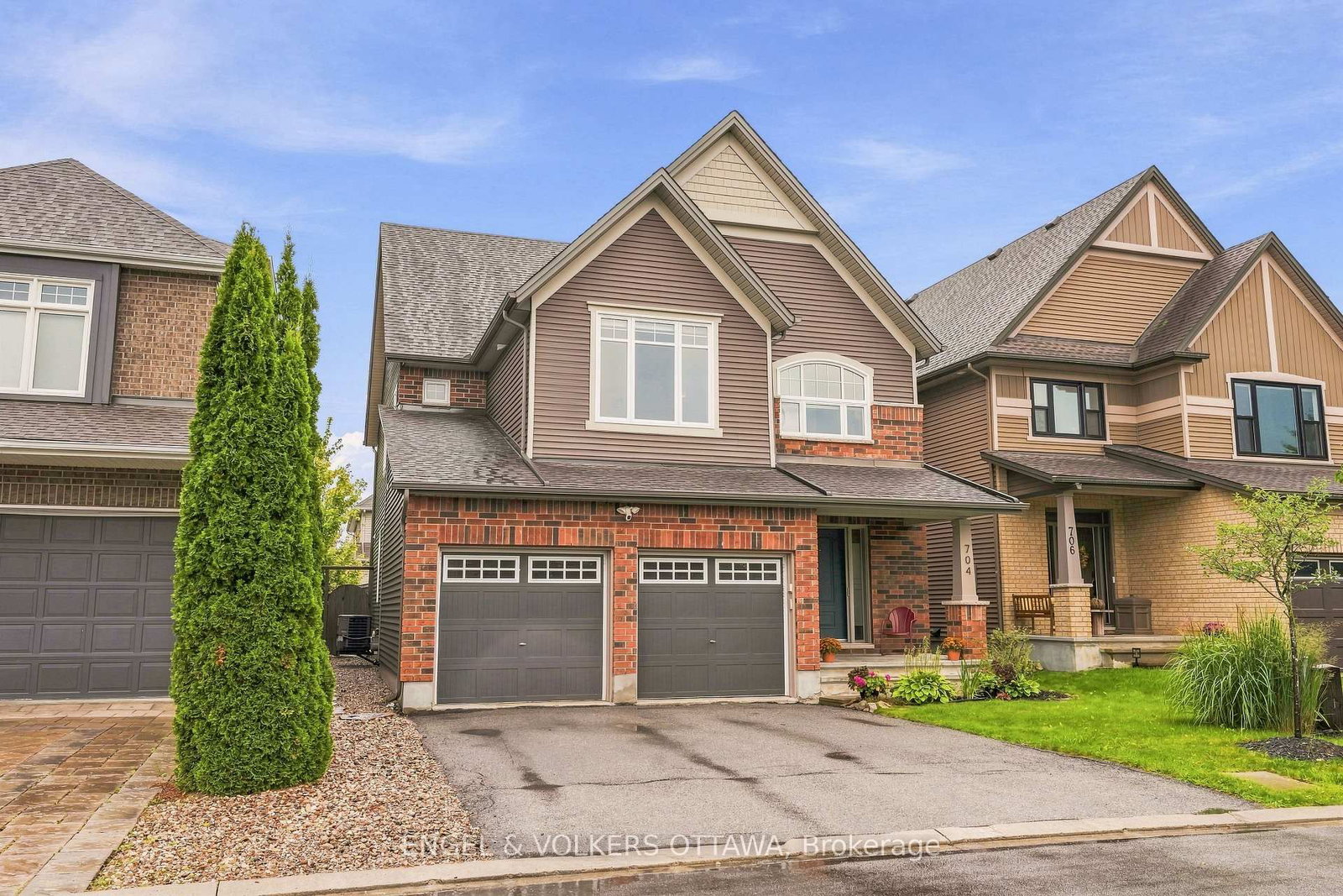 704 Wrangler, Stittsville, Ontario K2S 0R2