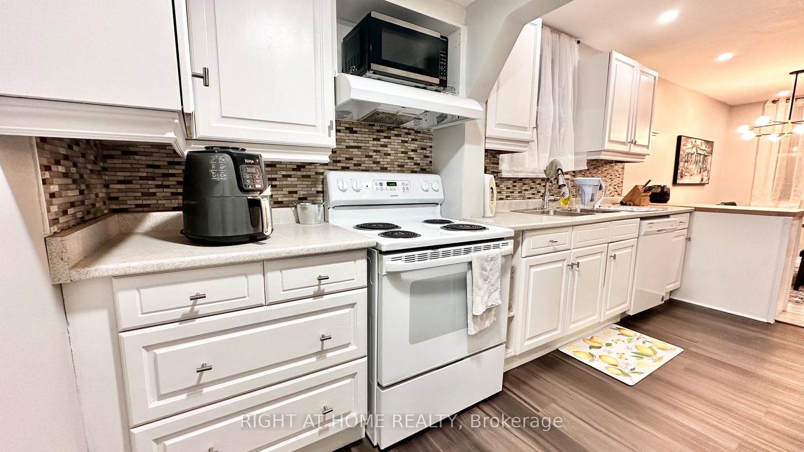 16 East Street • St. Catharines, ON photo 13
