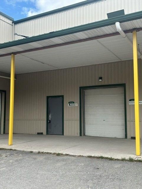 910 HIGH St photo 1