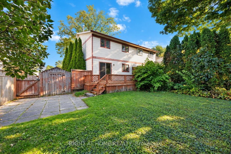 51 Maplestone Ave photo 2
