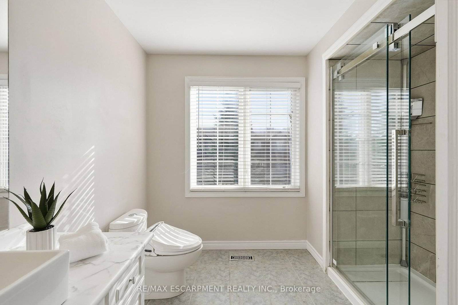 400 Stonehenge Drive • #8 • Hamilton, ON photo 29