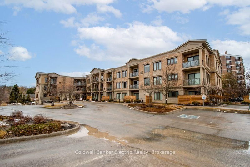 212 - 869 Clonsilla Avenue