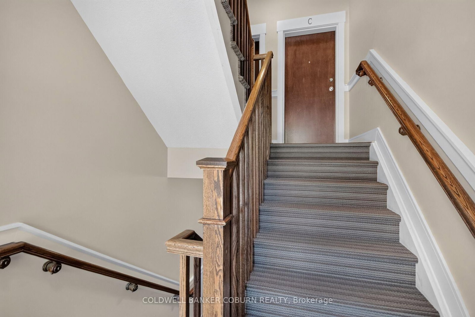 34 Tadley Private • #C • Ottawa, ON photo 2