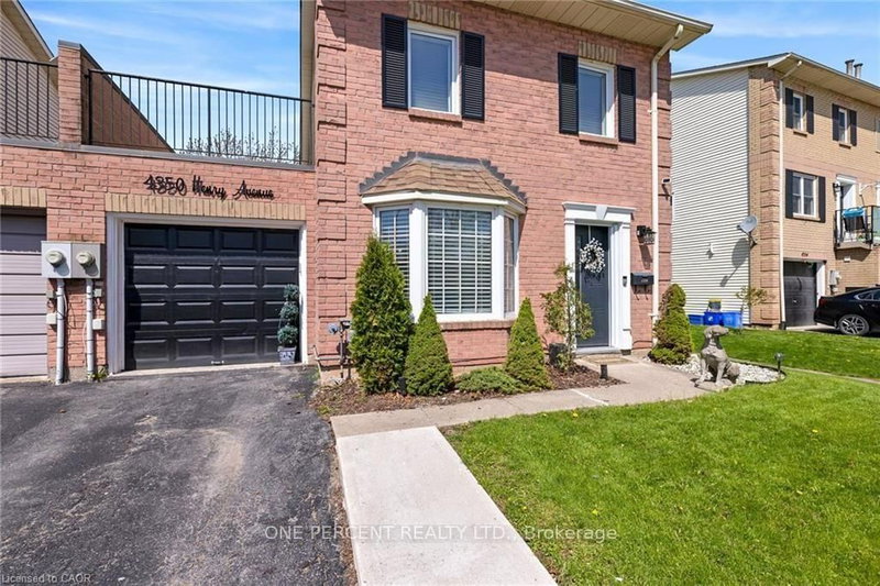 4350 Henry Ave photo 2