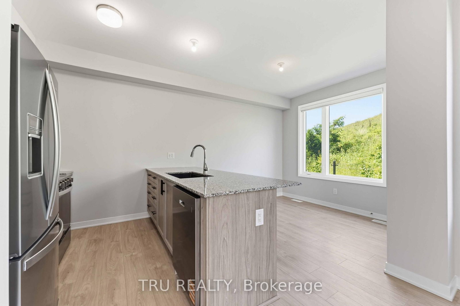 706 Expansion Road, Barrhaven 5