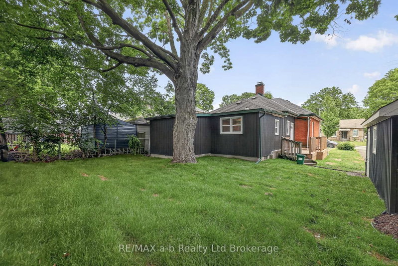 91 Winniett St photo 2