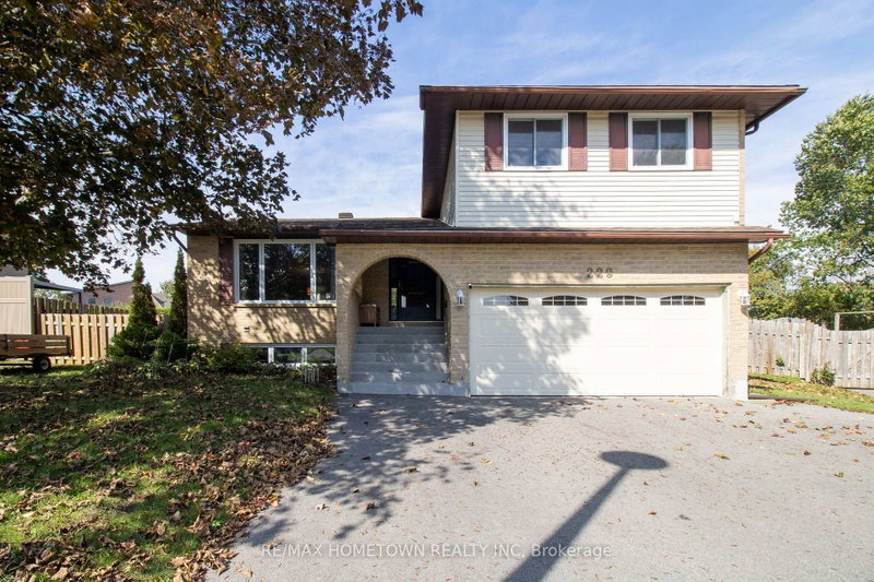 229 Colonel Douglas Cres photo 1