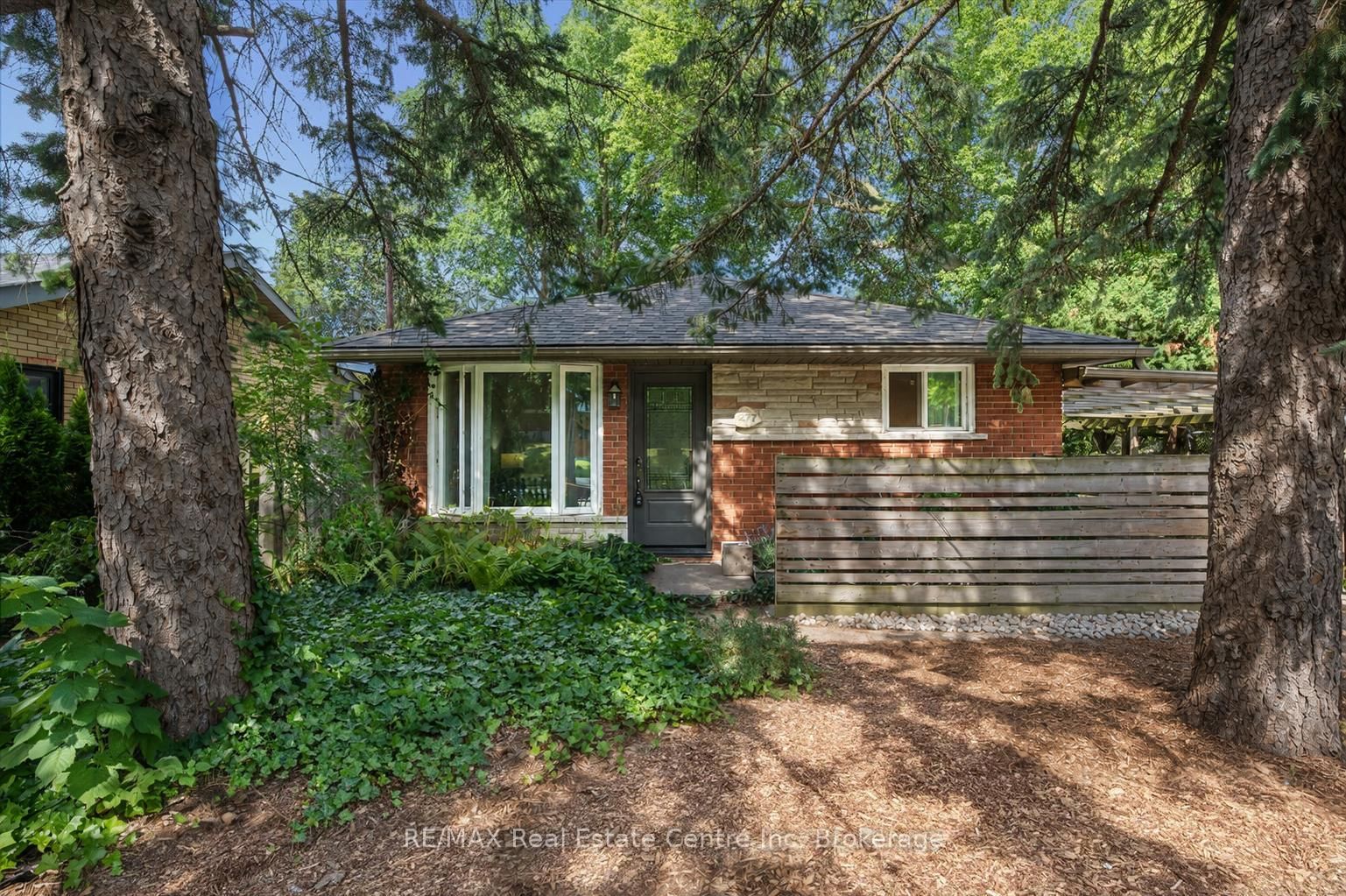 Detached House for sale at 277 KATHLEEN Street, Guelph, Ontario, N1H 4Y7 - Exhibition Park - MLS: X13882330