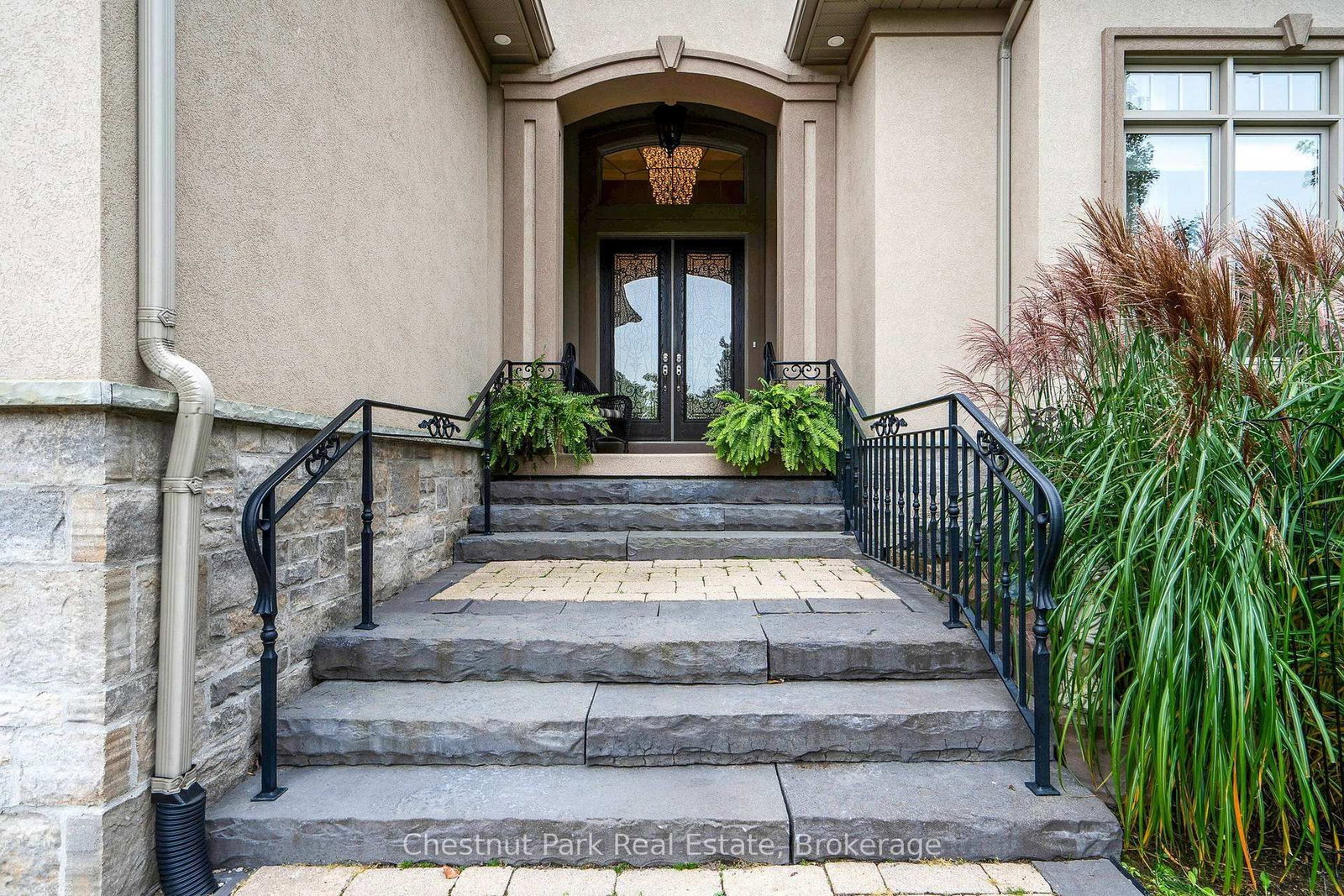 114 Grand Cypress Lane • Blue Mountains, ON photo 2