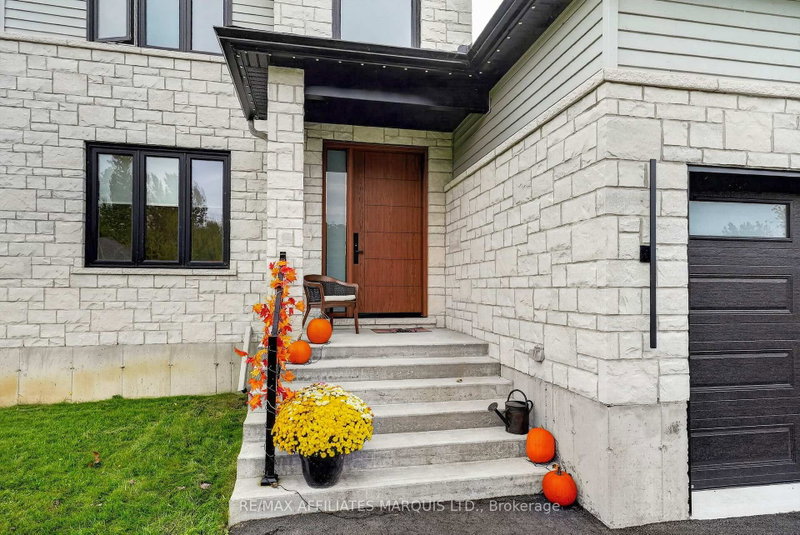 20314 Andrea Ave photo 2