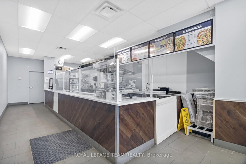 218 Laurier Ave E photo 5
