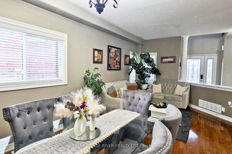71 Sweetnam Dr photo 4