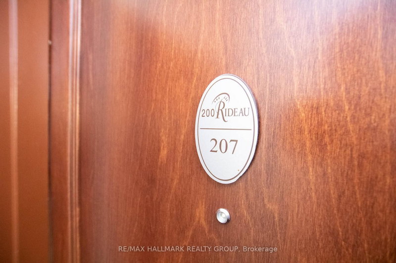 200 Rideau St photo 5