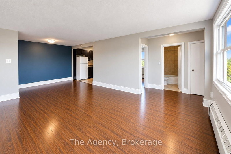139 WESTCHESTER Cres photo 3