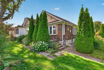5657 Prince Edward Avenue • Niagara Falls, ON photo 2