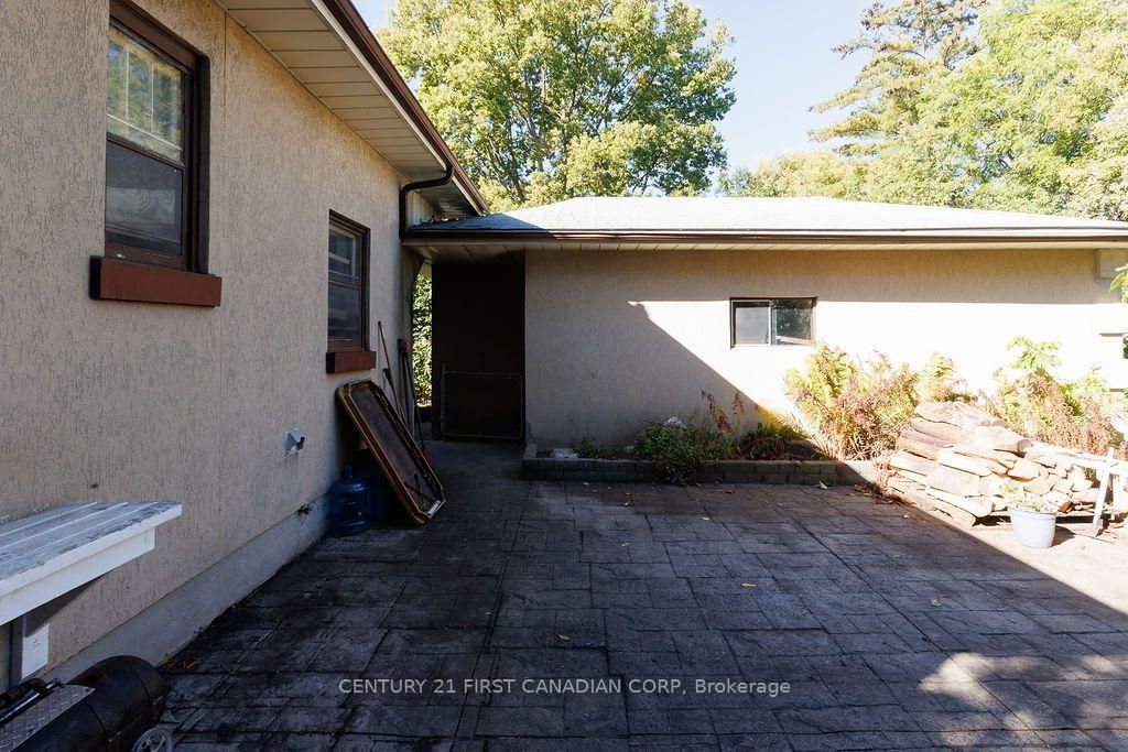 13 Springbank Drive • London South, ON photo 26
