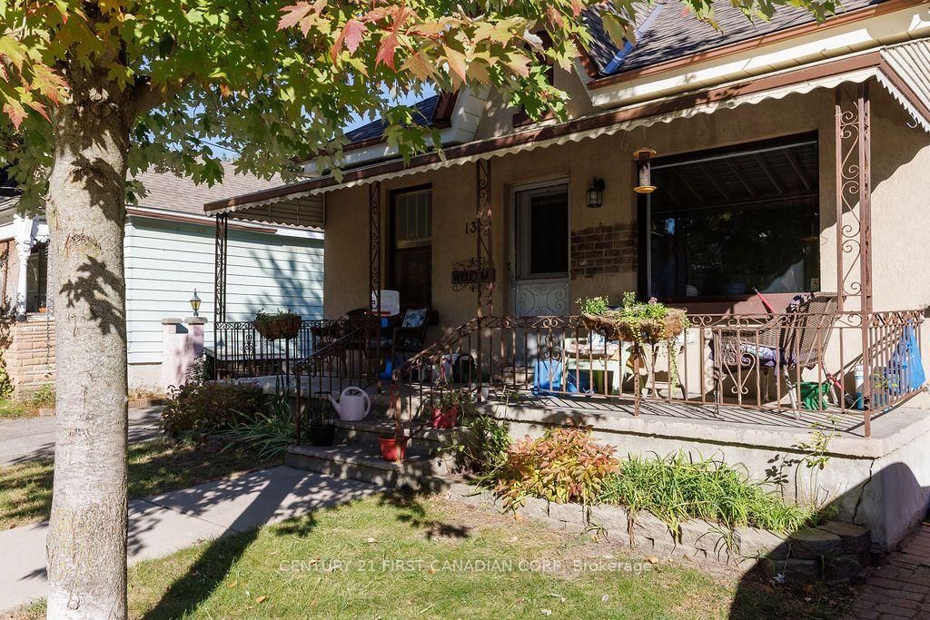 13 Springbank Drive • London South, ON photo 2