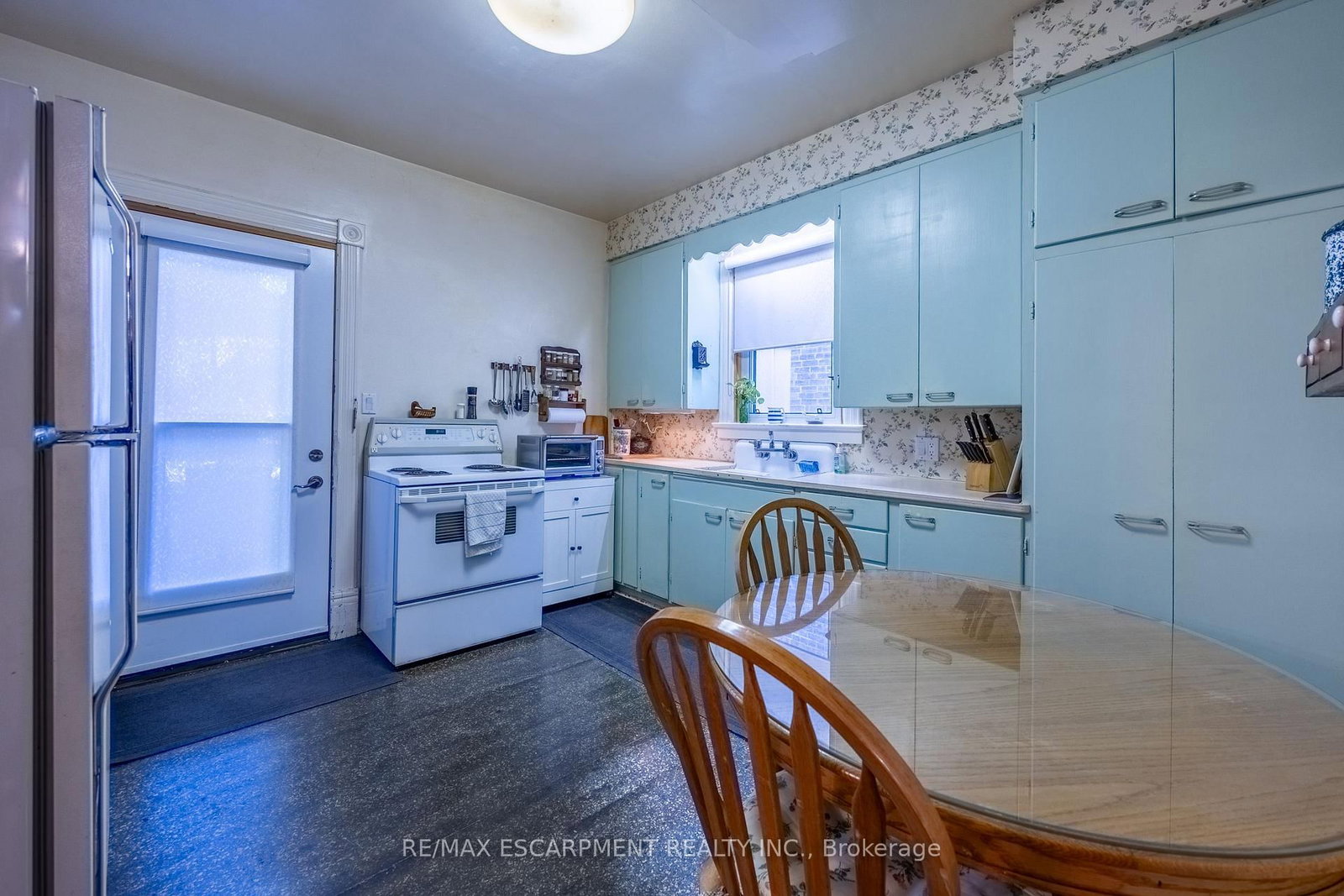 33 Palmerston Avenue • Brantford, ON photo 14