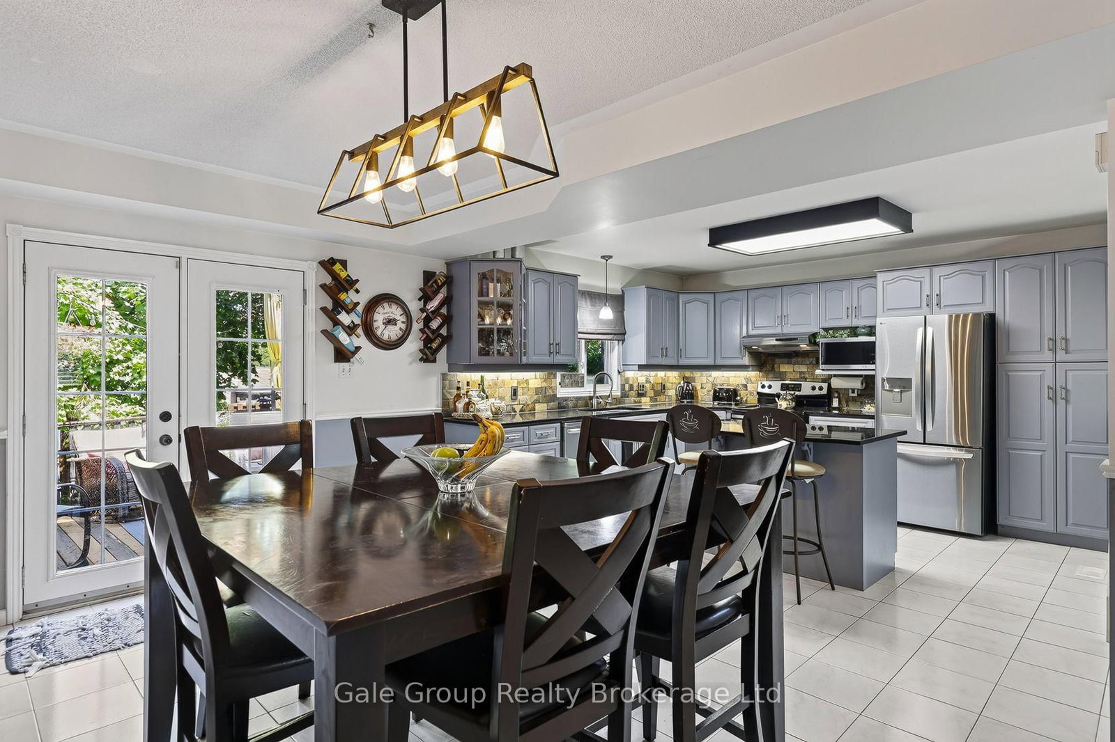 20 Daniel Street • Ingersoll, ON photo 12