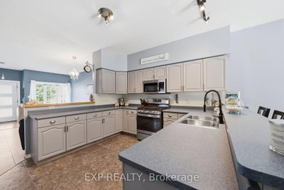 44 Juniper Crescent • Strathroy-Caradoc, ON photo 7